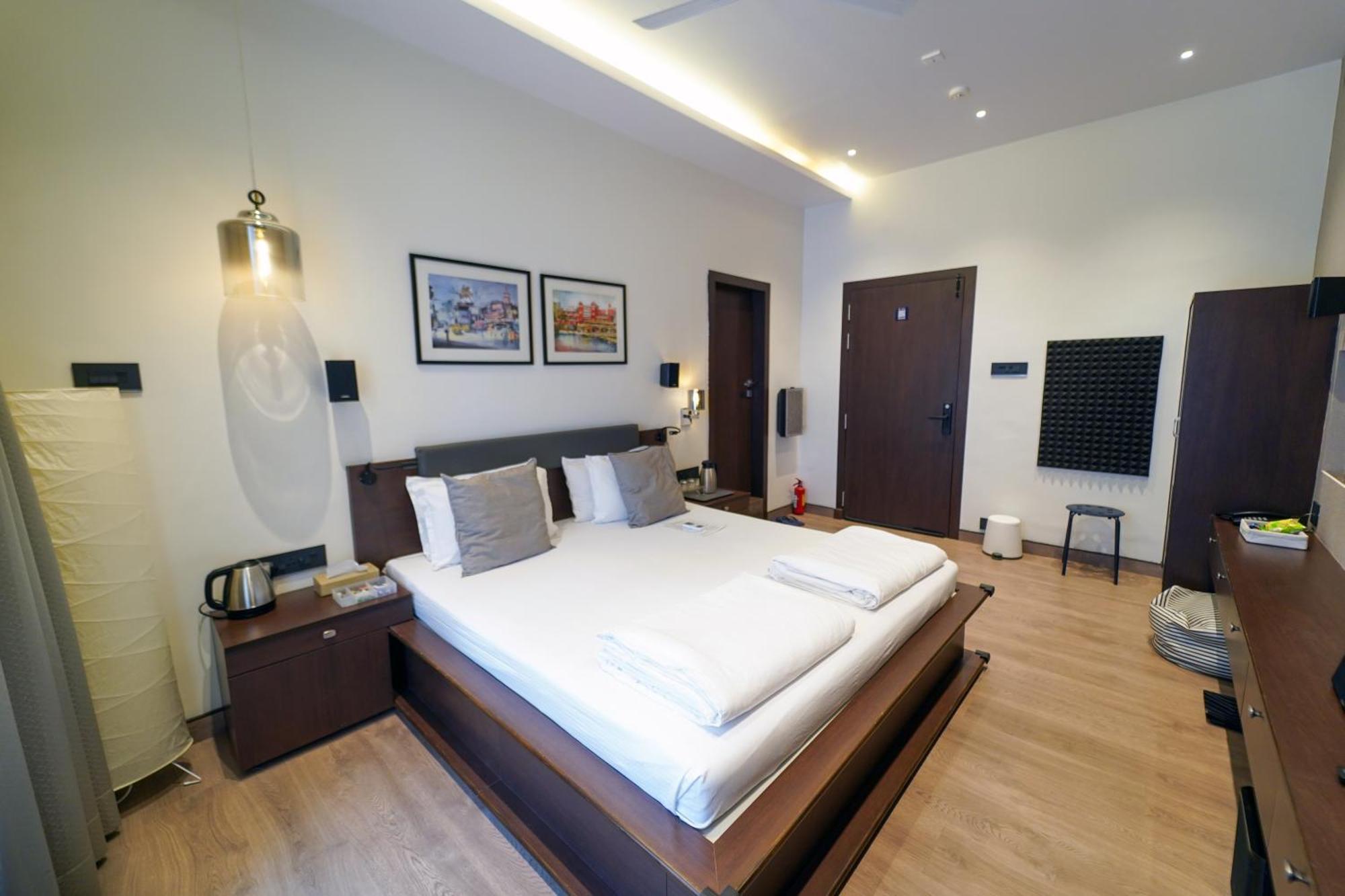 Central Bed & Breakfast Kolkata Exterior photo